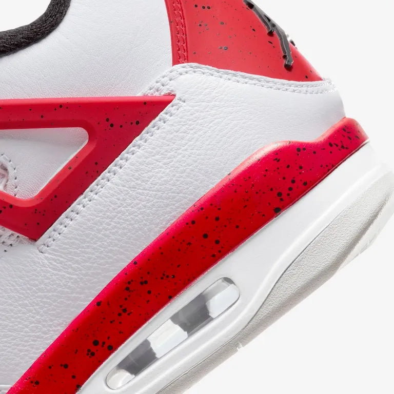 Air Jordan 4 Red Cement–Clássico