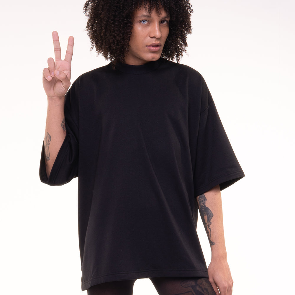 Camiseta Individu Oversized Black–Elegante