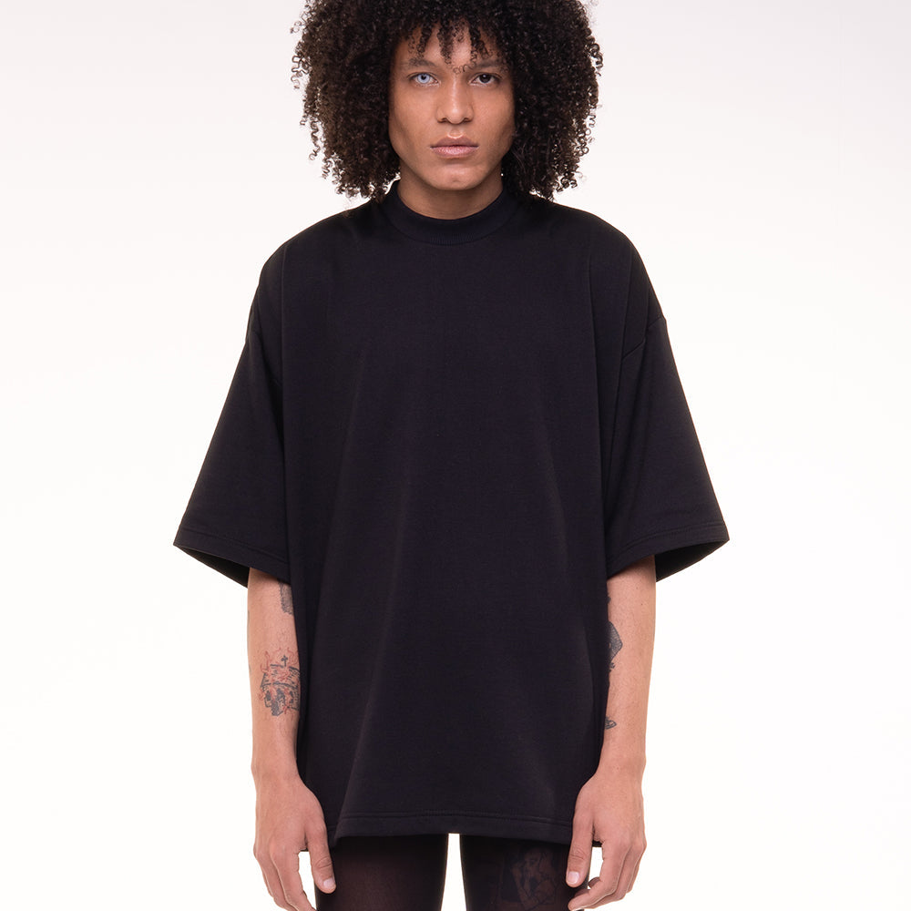 Camiseta Individu Oversized Black–Elegante