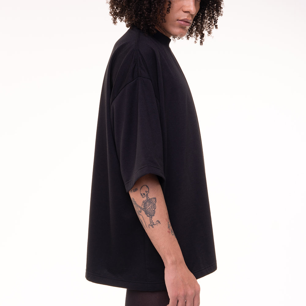 Camiseta Individu Oversized Black–Elegante