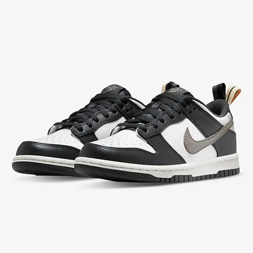 Dunk Low BlackWhite Metallic–Confortável