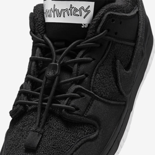 SB Dunk Low Gnarhunters–Premium
