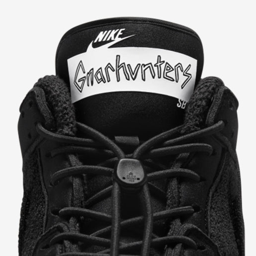 SB Dunk Low Gnarhunters–Premium