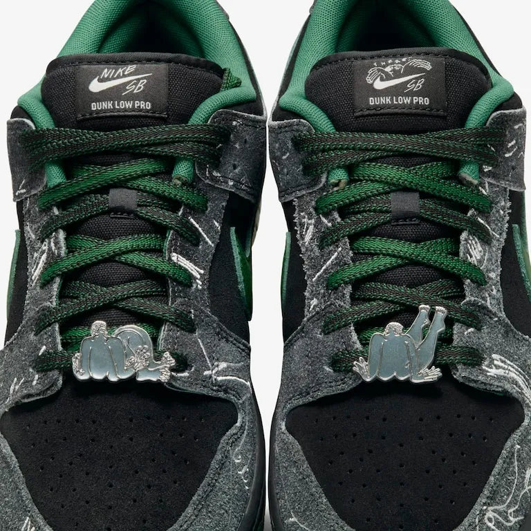 There Skateboards x SB Dunk Low Anthracite and Gorge Green–Confortável
