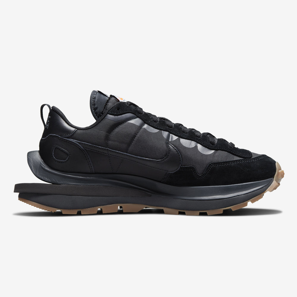 Sacai x VaporWaffle Black and Gum–Exclusivo