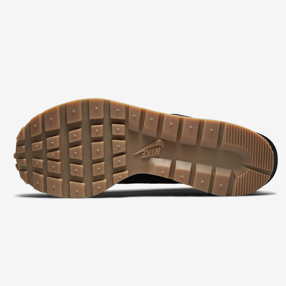 Sacai x VaporWaffle Black and Gum–Exclusivo