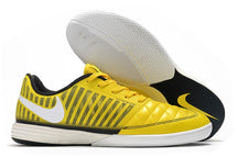 Chuteira Lunar Gato II Futsal–Elegante
