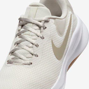 Nike Revolution 7–Elegante