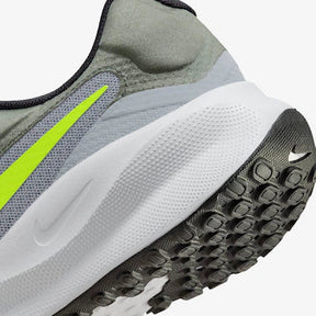 Nike Revolution 7–Premium