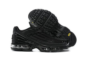 AIR MAX PLUS TN3 TRIPLE BLACK–Clássico