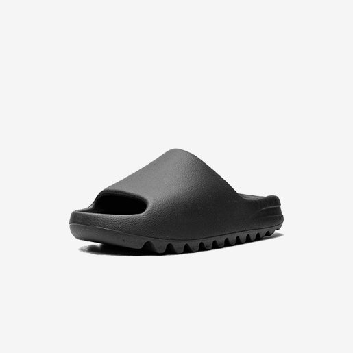 Yeezy Slide Onyx–Clássico