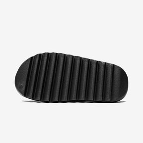 Yeezy Slide Onyx–Clássico
