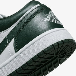 Air Jordan 1 Low Galactic Jade–Elegante