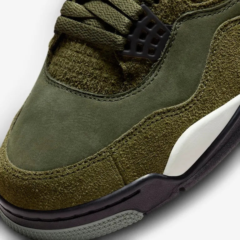 Air Jordan 4 Medium Olive–Clássico