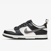Dunk Low BlackWhite Metallic–Confortável