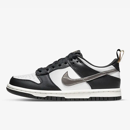 Dunk Low BlackWhite Metallic–Confortável