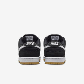 SB Dunk Low Black Gum–Clássico