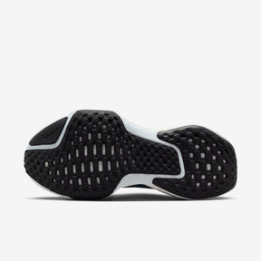 Invencible X Run 3 Black White–Elegante